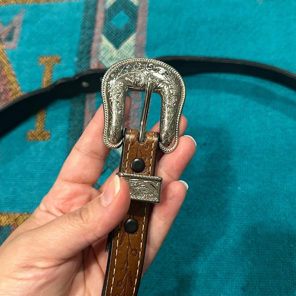 Western women’s skinny belt size XL genuine leather
